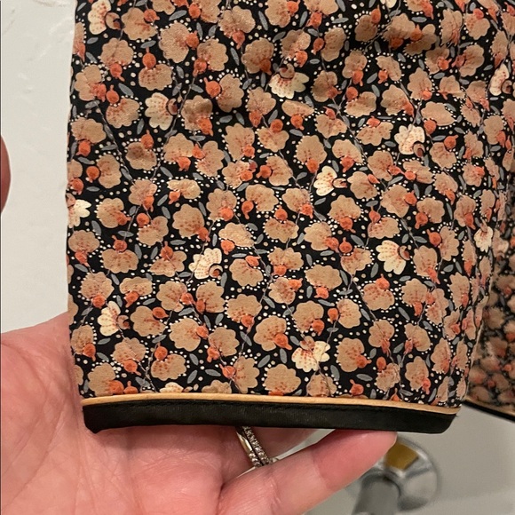 Vintage Floral Patterned Jacket with Black Trim - Picture 7 of 16